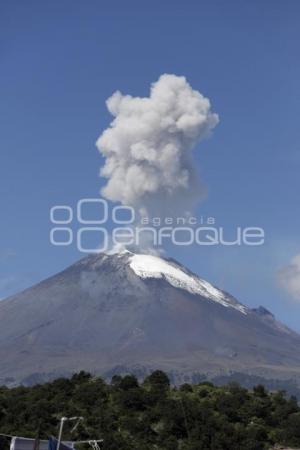 VOLCÁN POPOCATÉPETL . FUMAROLA