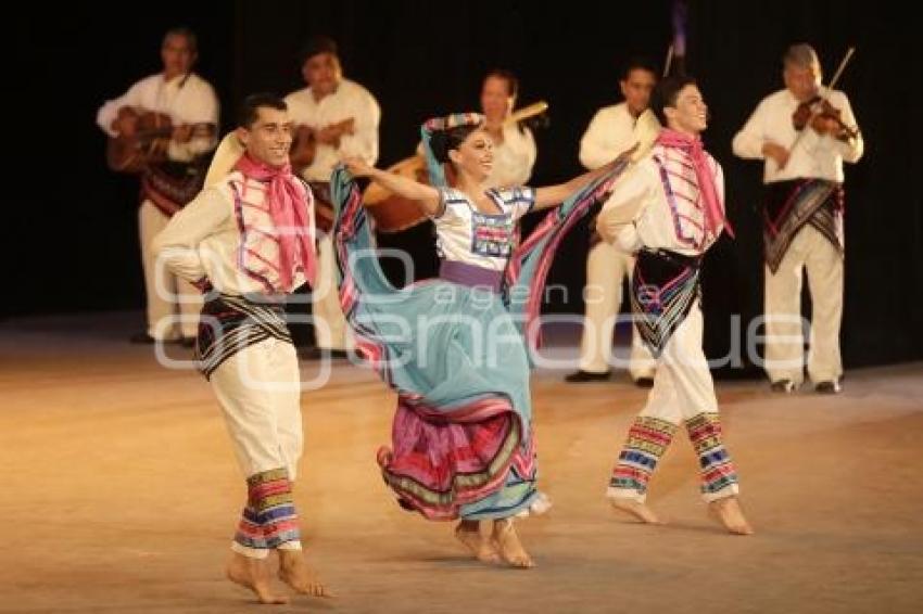 BALLET FOLKLÓRICO . AMALIA HERNÁNDEZ