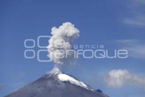 VOLCÁN POPOCATÉPETL . FUMAROLA