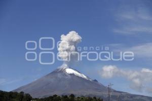 VOLCÁN POPOCATÉPETL . FUMAROLA