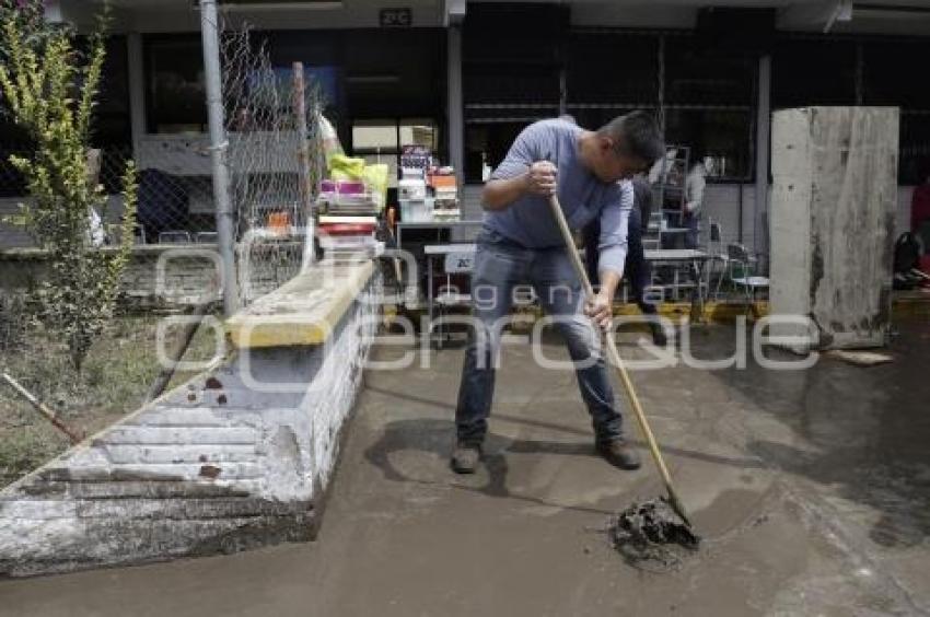 INUNDACIÓN . ESCUELA INDEPENDENCIA