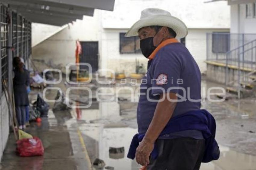 INUNDACIÓN . ESCUELA INDEPENDENCIA