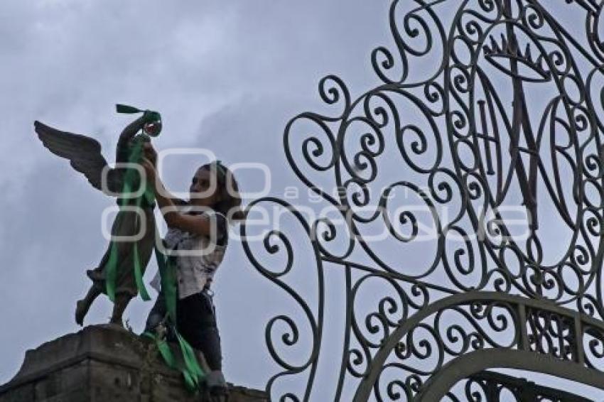 MANIFESTACIÓN . FEMINISTAS