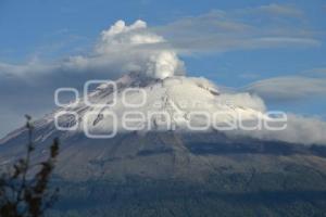 VOLCÁN POPOCATÉPETL . FUMAROLA