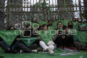 MANIFESTACIÓN . FEMINISTAS