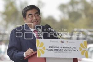 ENTREGA DE PATRULLAS Y ARMAMENTO