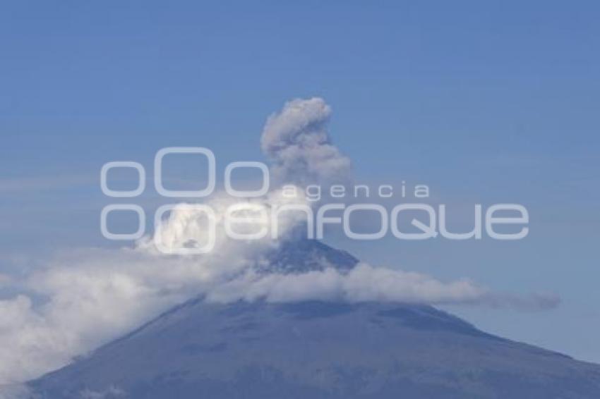 POPOCATÉPETL . FUMAROLA