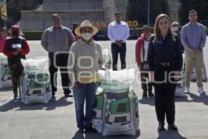 SAN PEDRO CHOLULA . ENTREGA FERTILIZANTE