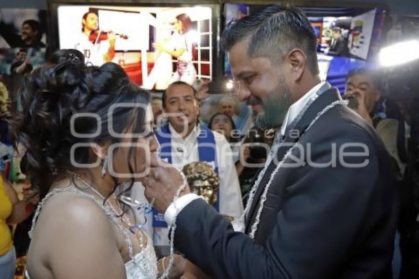 IGLESIA MARADONIANA . BODA