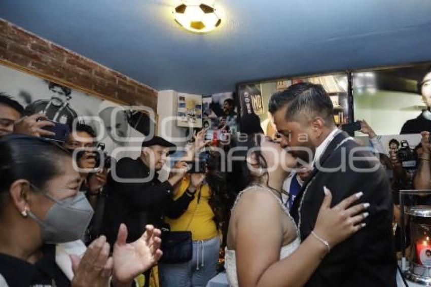 IGLESIA MARADONIANA . BODA