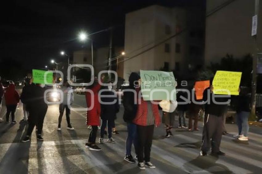 PROTESTA VECINOS VILLA FRONTERA