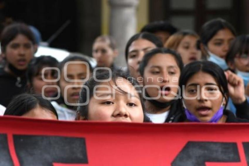 MANIFESTACIÓN . ESCUELA NORMAL PANOTLA 