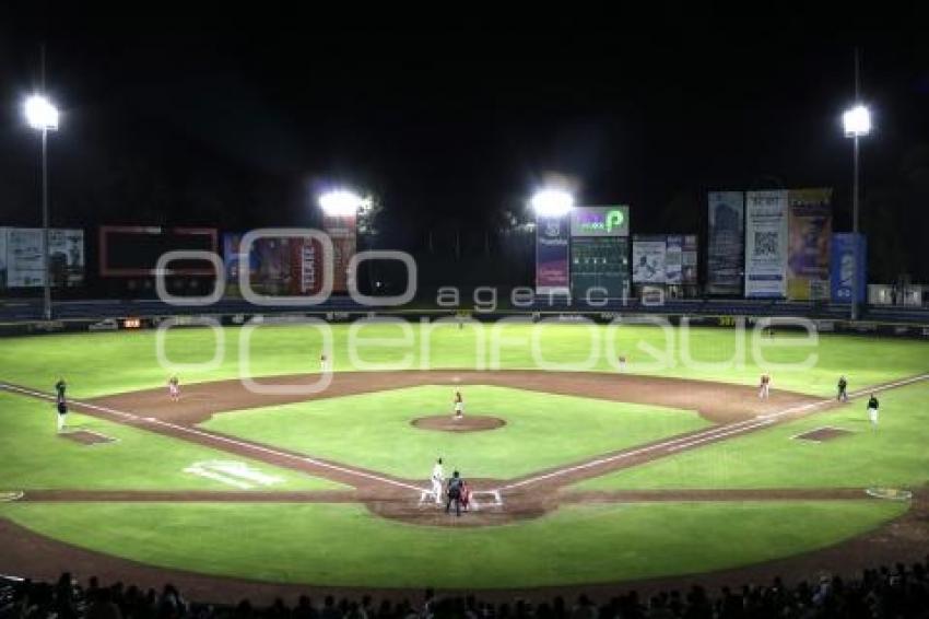 BÉISBOL . PERICOS VS AGUILAS-LEONES