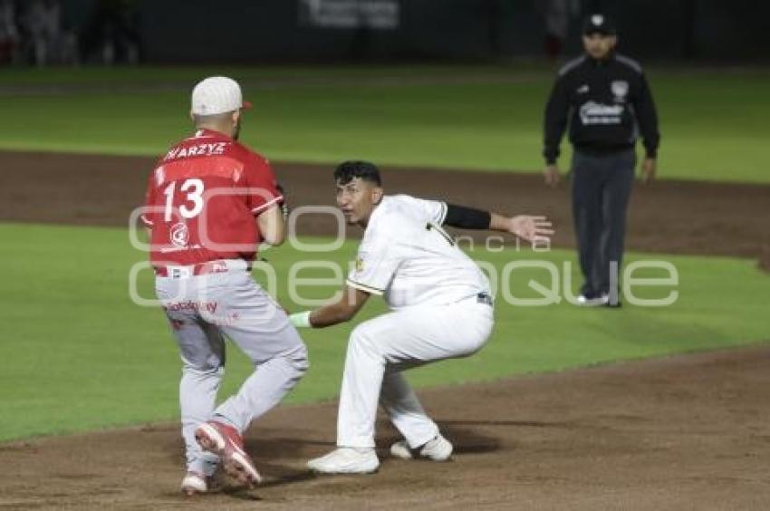 BÉISBOL . PERICOS VS AGUILAS-LEONES