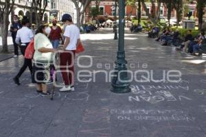 ZÓCALO . MENSAJES ANIMALISTAS