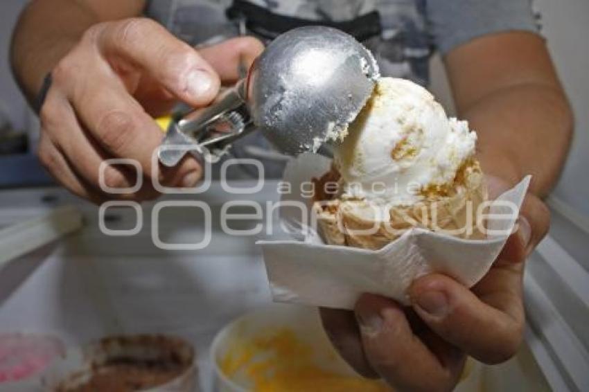 HELADO DE HOJALDRA Y CEMPASÚCHIL