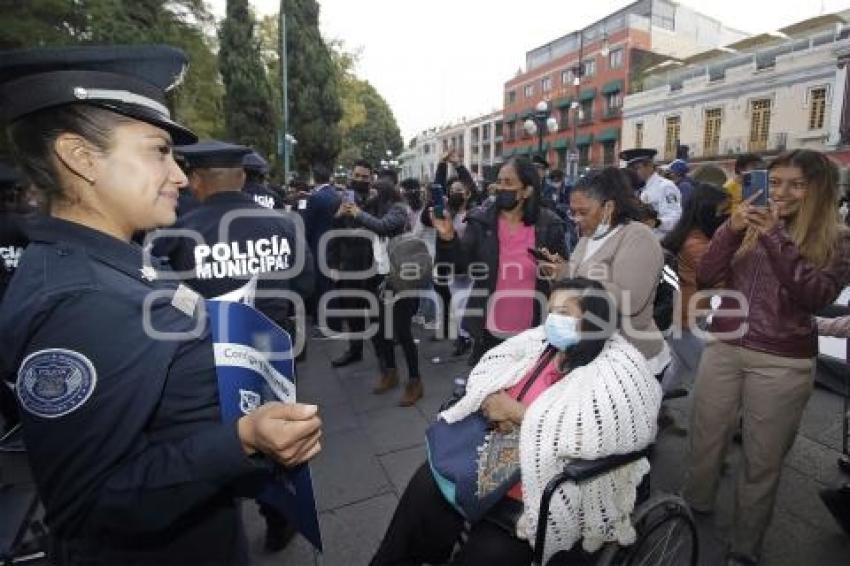 AYUNTAMIENTO . GRADUACIÓN POLICÍAS