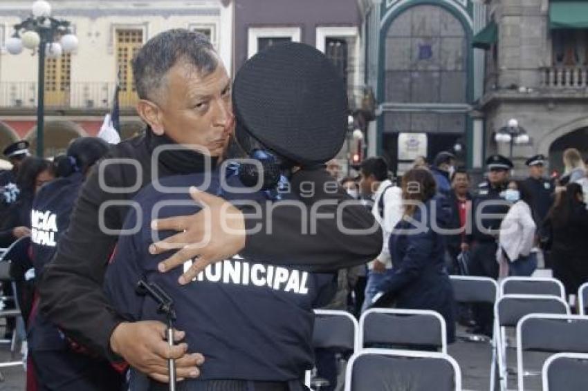 AYUNTAMIENTO . GRADUACIÓN POLICÍAS