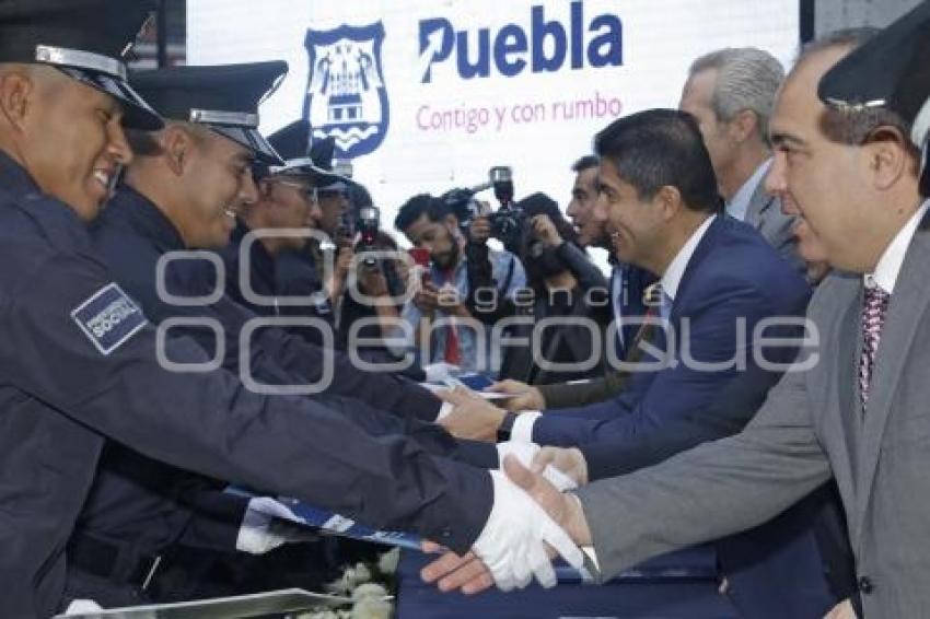 AYUNTAMIENTO . GRADUACIÓN POLICÍAS