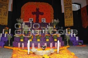 OFRENDAS .  ENTRE VIVOS Y MUERTOS