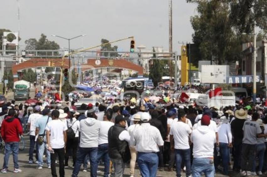 TEXMELUCAN . MANIFESTACIÓN COMERCIANTES