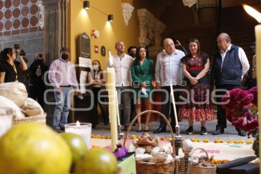 OFRENDAS . ENTRE VIVOS Y MUERTOS
