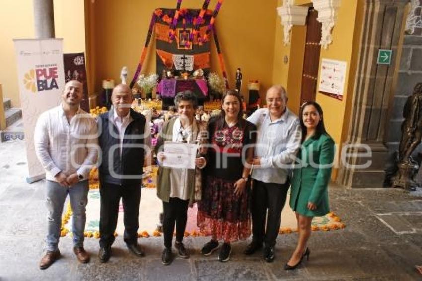 OFRENDAS . ENTRE VIVOS Y MUERTOS