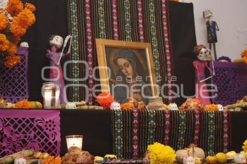 OFRENDAS .  ENTRE VIVOS Y MUERTOS