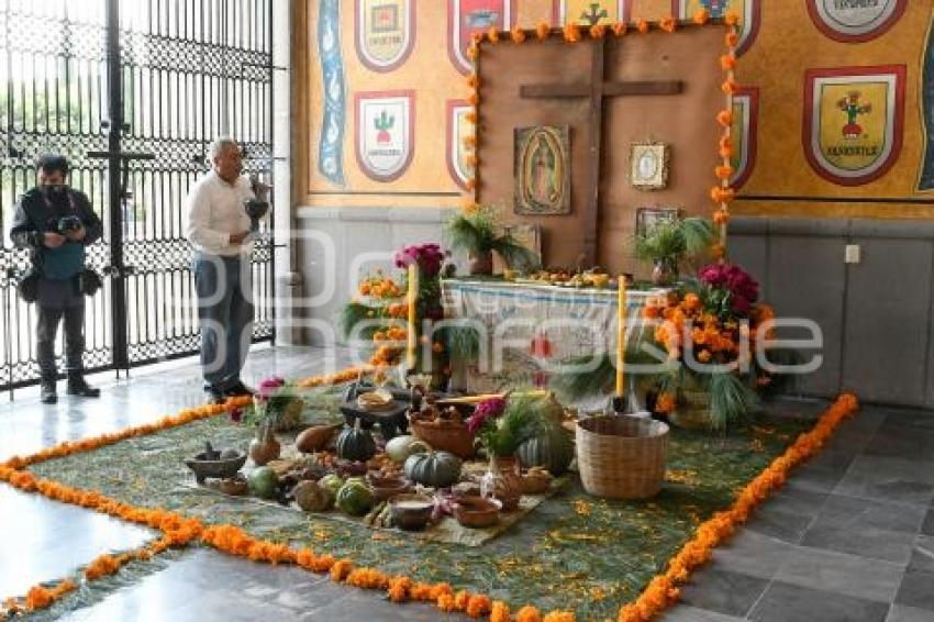 TLAXCALA . OFRENDA CONGRESO