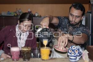 TLAXCALA . PULQUE TEMPORADA MUERTOS