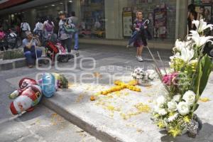 OFRENDA SANTI . CALLE 5 DE MAYO