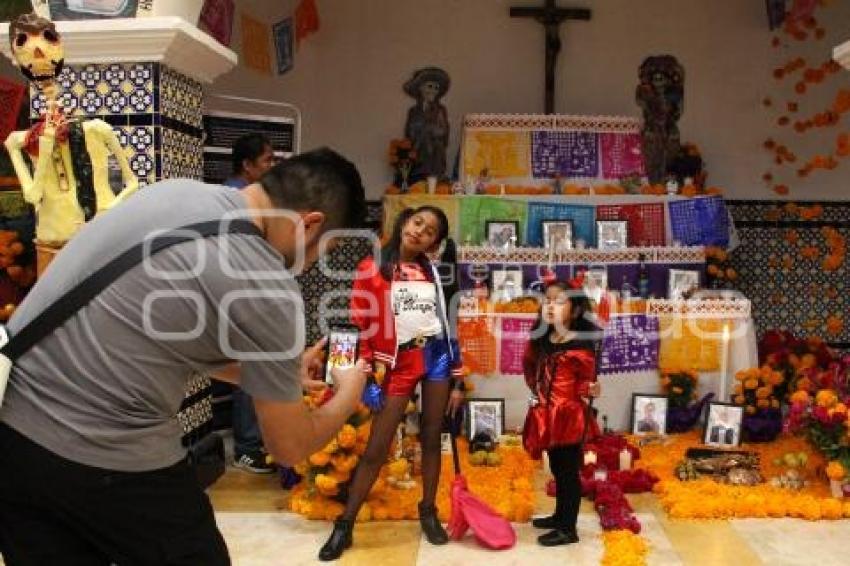 ATLIXCO . OFRENDA COMUNICADORES