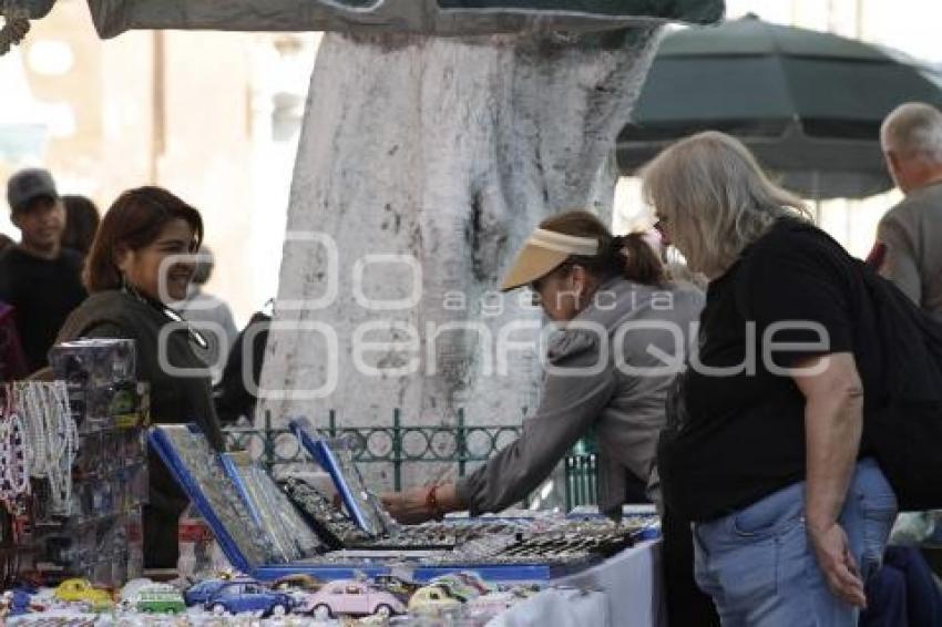 LOS SAPOS . CORREDOR DE OFRENDAS