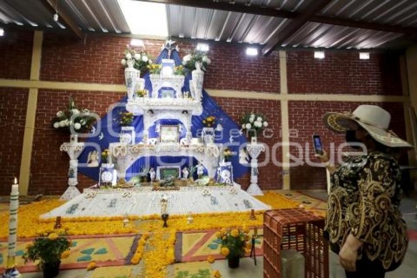 HUAQUECHULA . OFRENDA MONUMENTAL