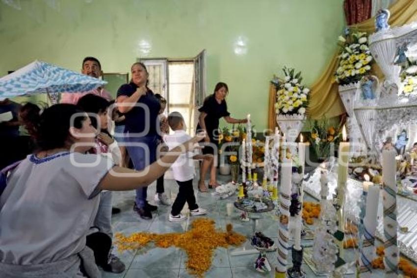 HUAQUECHULA . OFRENDA MONUMENTAL