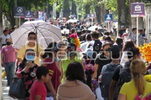 PANTEÓN MUNICIPAL . DÍA DE MUERTOS