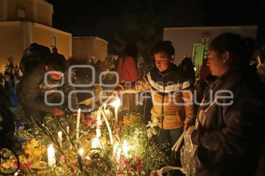 XOCHITLÁN TODOS SANTOS . VELADA