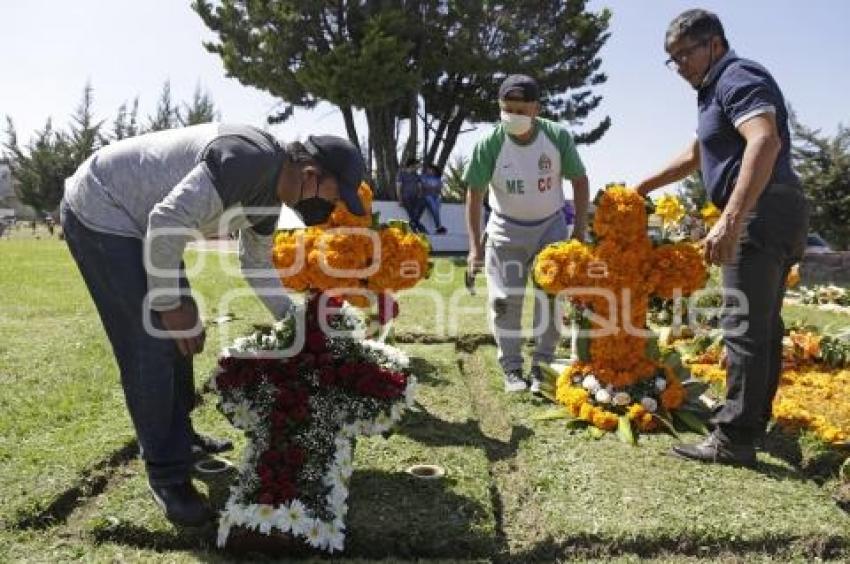 PANTEONES . DÍA DE MUERTOS