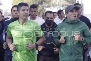 AYUNTAMIENTO . CARRERA CON CADETES