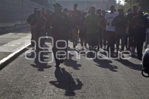 AYUNTAMIENTO . CARRERA CON CADETES