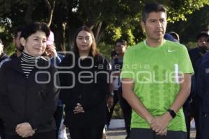 AYUNTAMIENTO . CARRERA CON CADETES