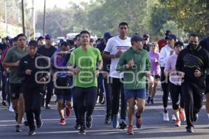 AYUNTAMIENTO . CARRERA CON CADETES