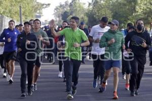 AYUNTAMIENTO . CARRERA CON CADETES