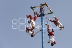 SAN PEDRO CHOLULA . VOLADORES DE PAPANTLA