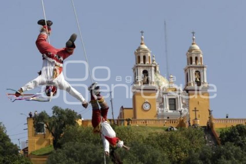 SAN PEDRO CHOLULA . VOLADORES DE PAPANTLA