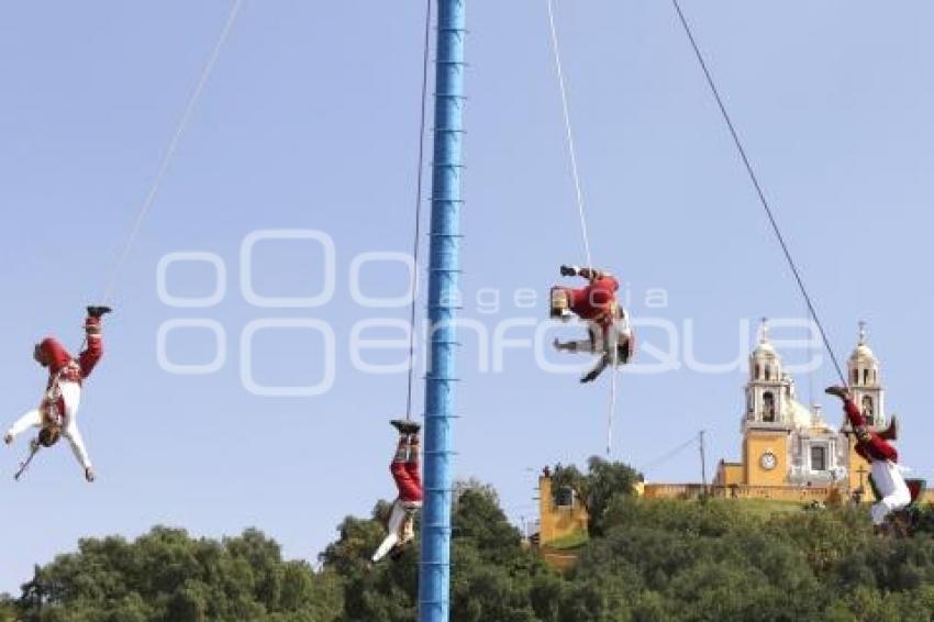 SAN PEDRO CHOLULA . VOLADORES DE PAPANTLA