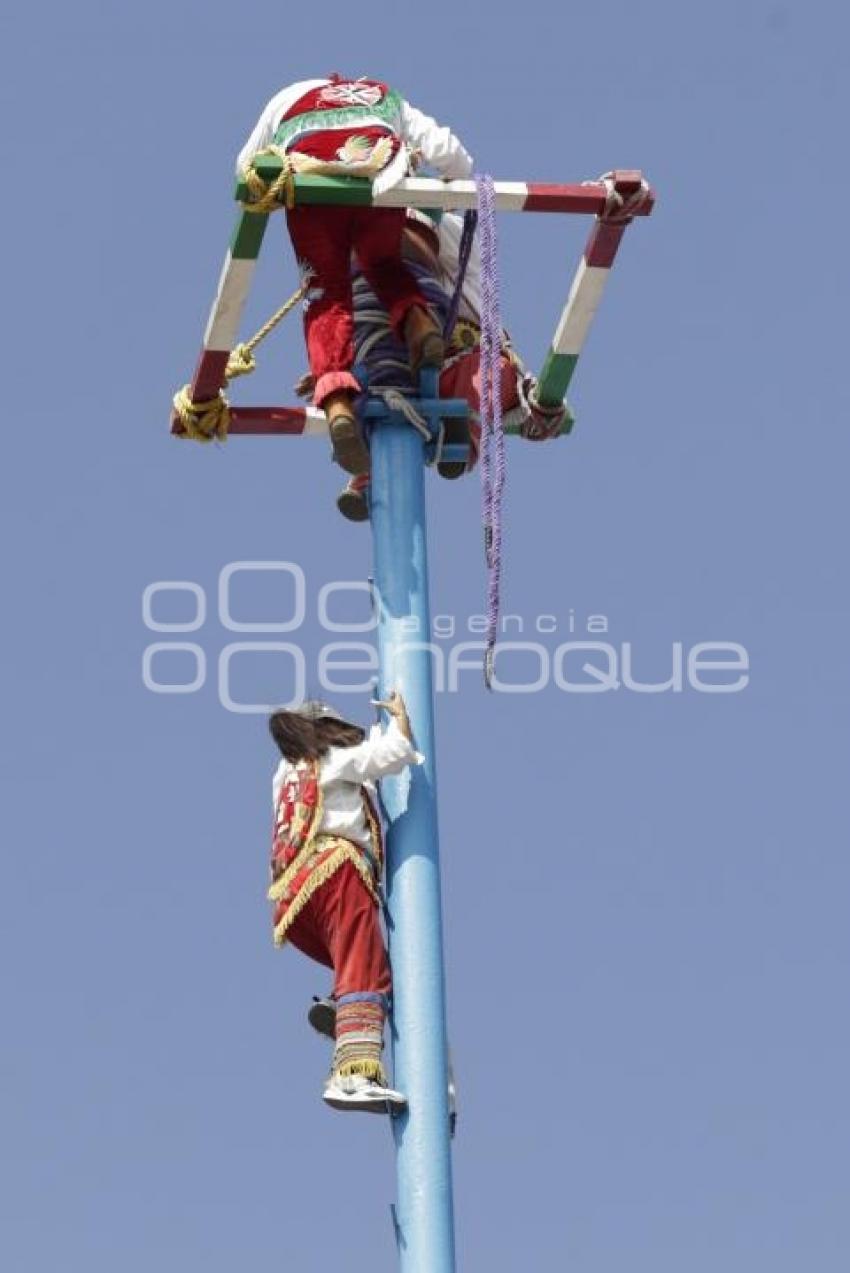 SAN PEDRO CHOLULA . VOLADORES DE PAPANTLA