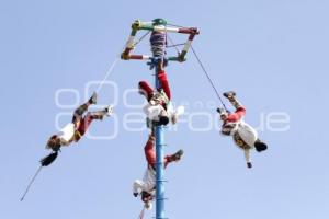 SAN PEDRO CHOLULA . VOLADORES DE PAPANTLA