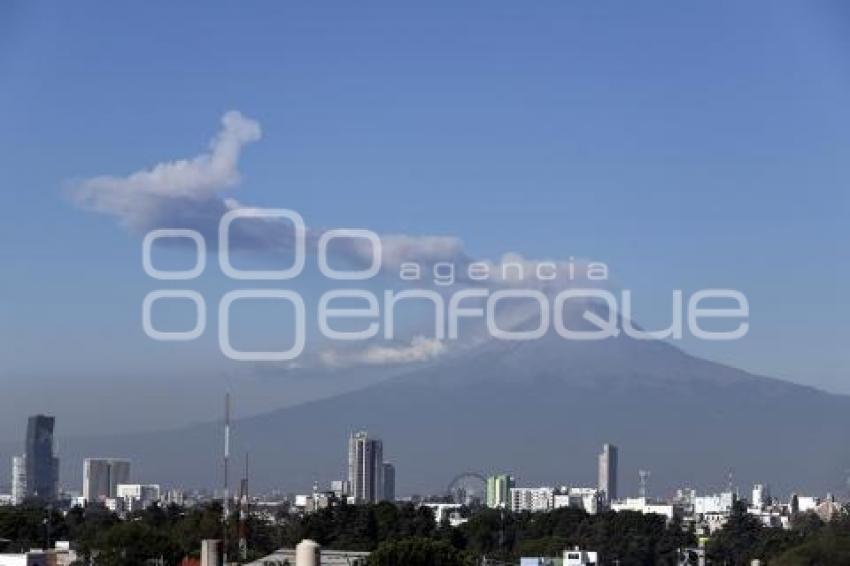 VOLCÁN POPOCATÉPETL . FUMAROLA