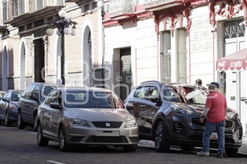 ESTACIONAMIENTO EN DOBLE FILA